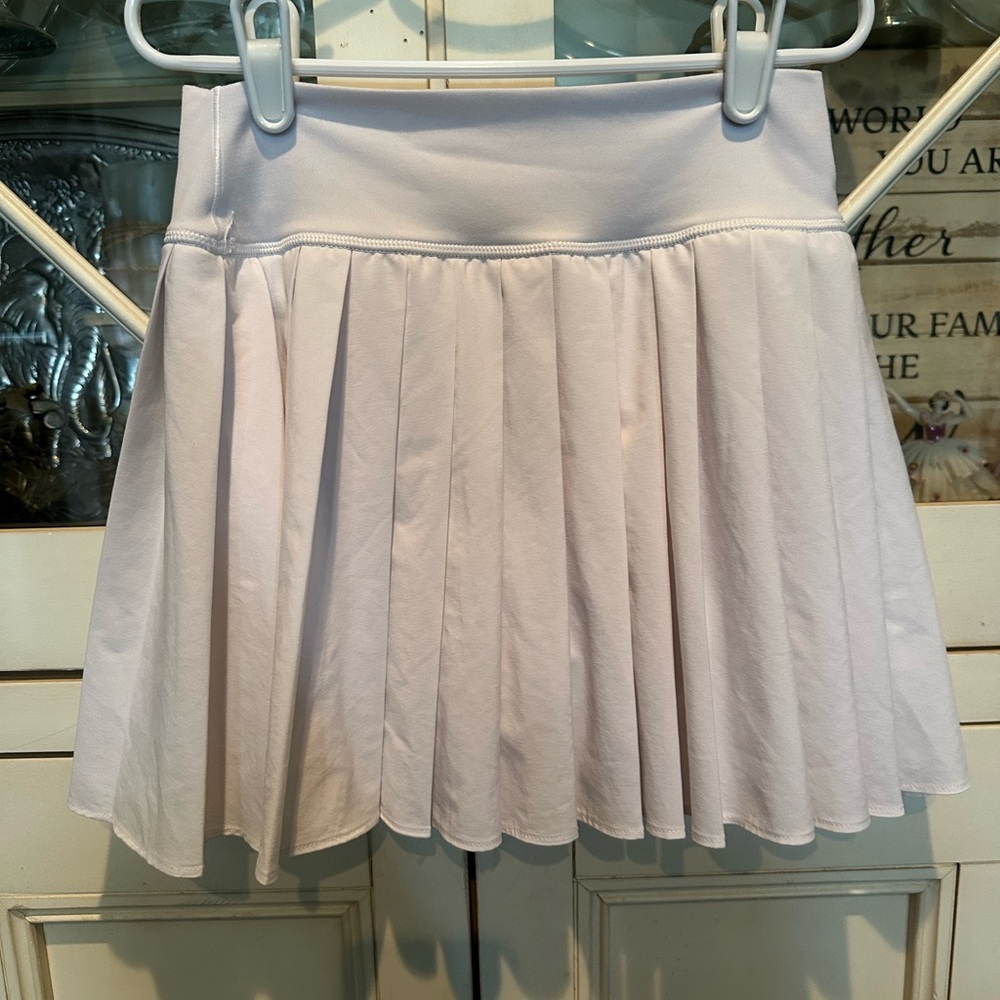 Super cute Aerie Keep It Ccool pleated skirt; great condition; size xs.